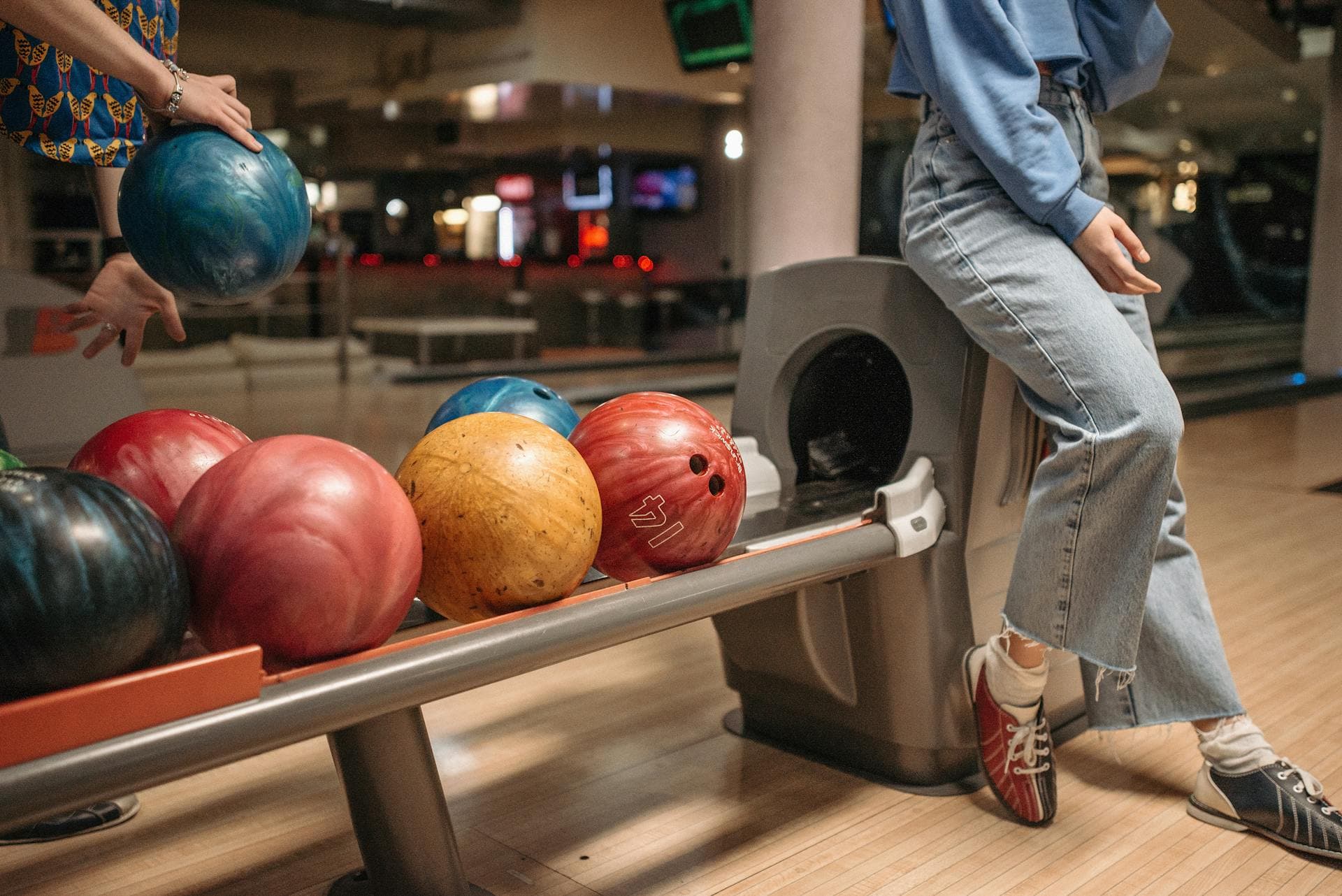 League bowlers at Rolling Meadow Lanes